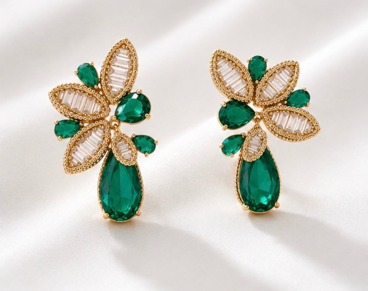Verde Luz Earrings