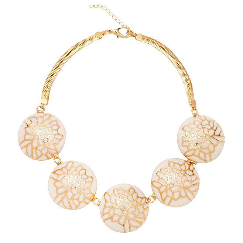 Manaca Medallion Necklace