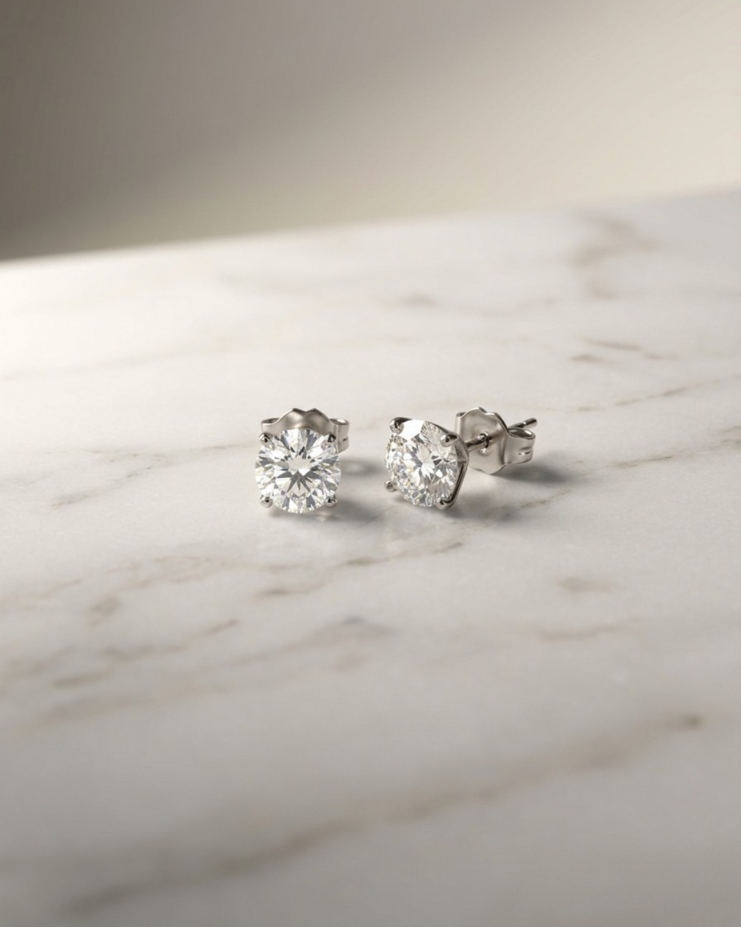 Lumera Solene Studs