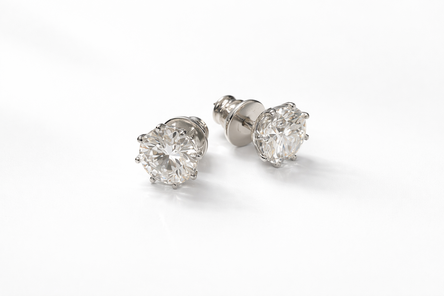 Lumera Stella Studs