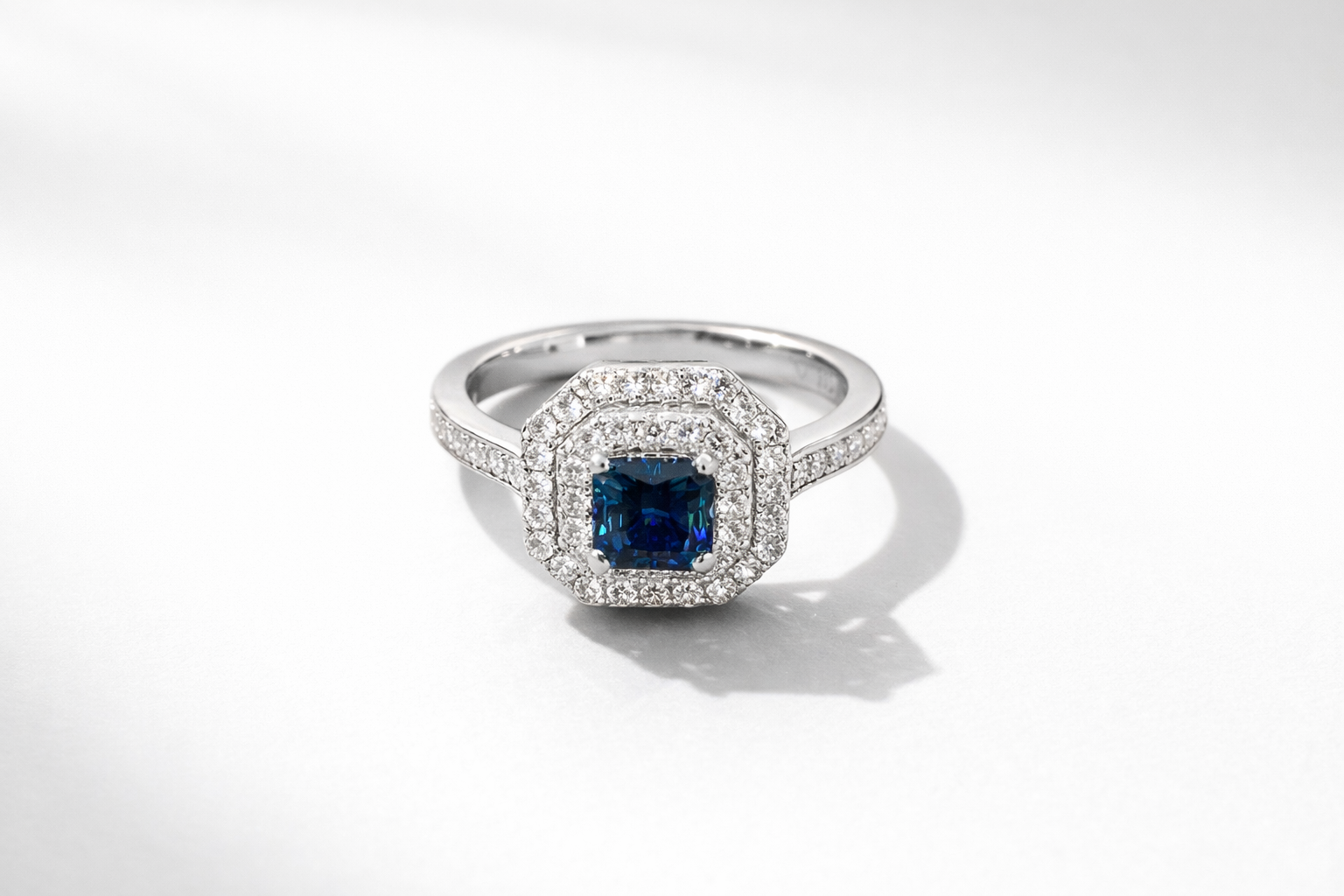 Virelle Halo Ring