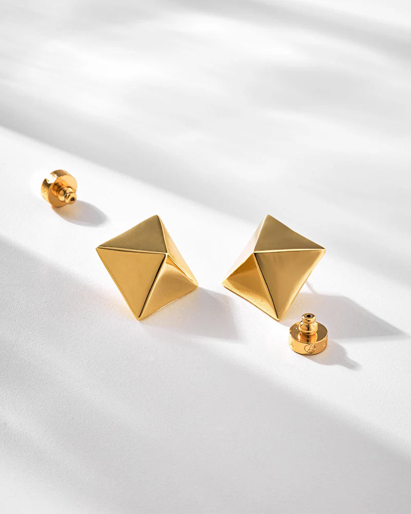 Quantum L Earring