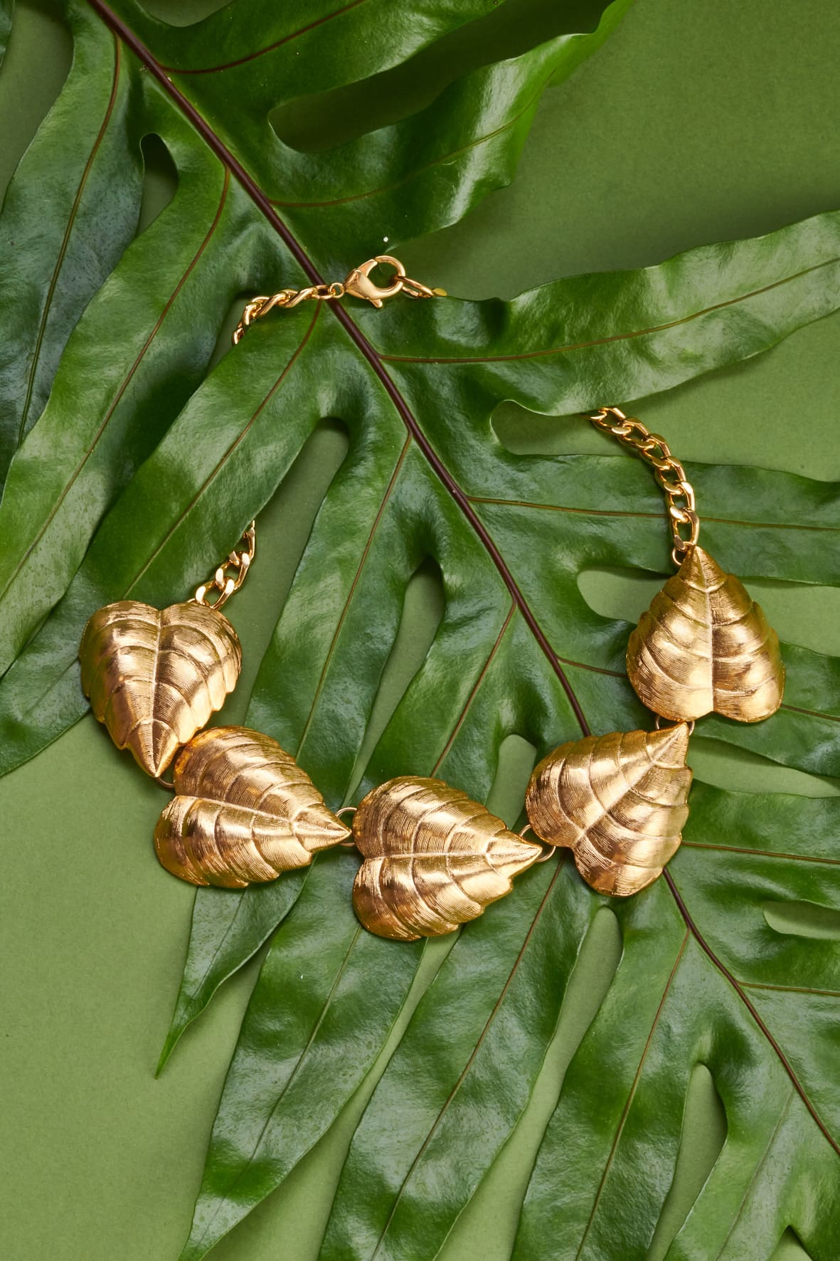 Naturale Leaf Necklace