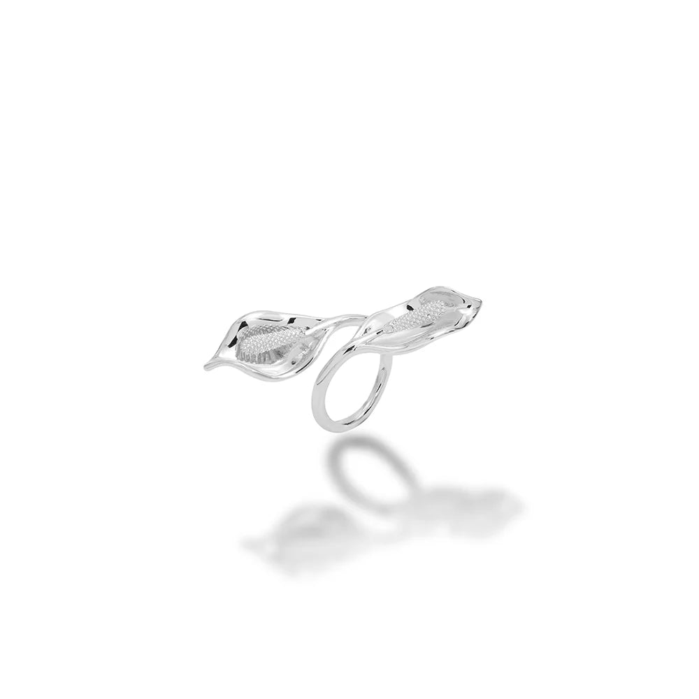 Lirio da Paz Ring